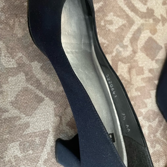 Stuart Weitzman Black Block Heels Size 7.5N - Picture 5 of 6